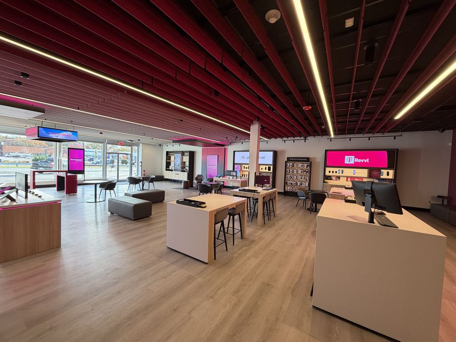  Interior photo of T-Mobile Store at Route 110 & Norwich St, Huntington Station, NY 