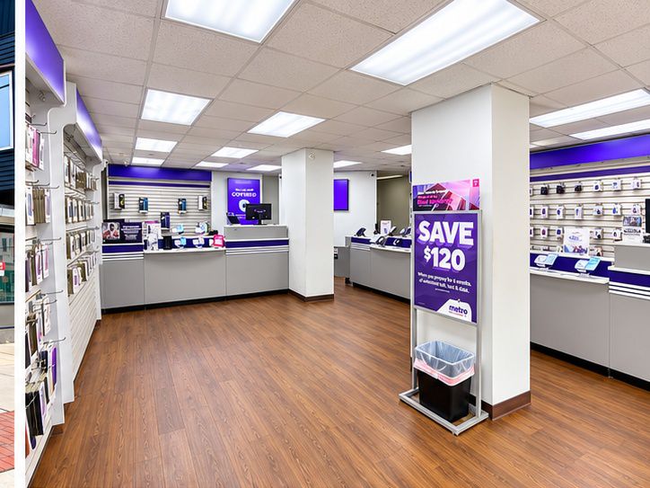 Metro by T-Mobile 2811 N 22nd St - 2811 N 22nd St 