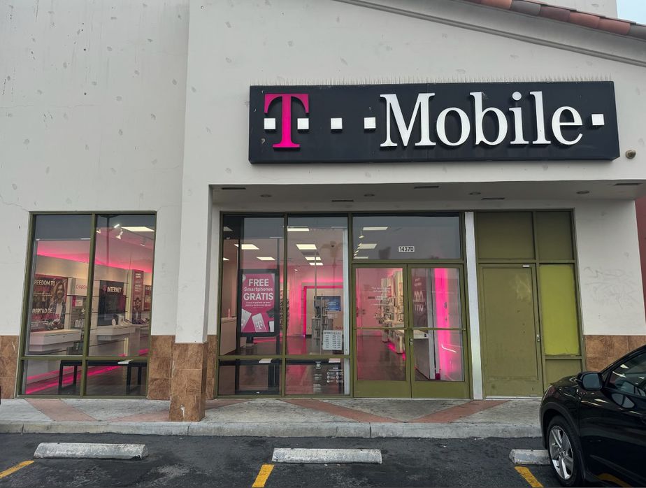Exterior photo of T-Mobile Store at Gage & Compton, Los Angeles, CA