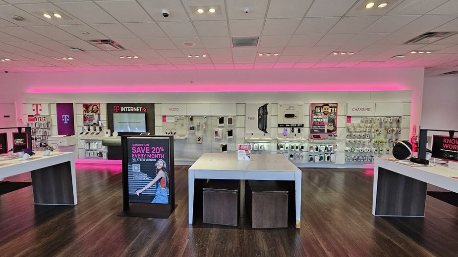 Interior photo of T-Mobile Store at Sunrise Hwy & Central Ave, Valley Stream, NY