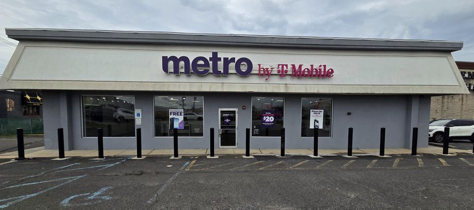 Metro by T-Mobile 2480 US Highway 22 E - 2480 US Highway 22 E 