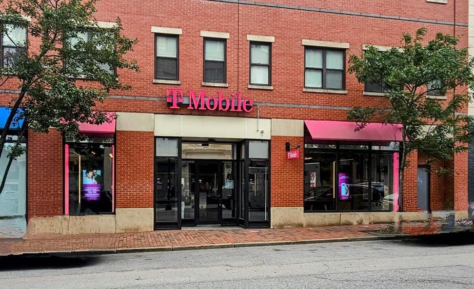 Exterior photo of T-Mobile Store at Warren & Palmer, Roxbury, MA