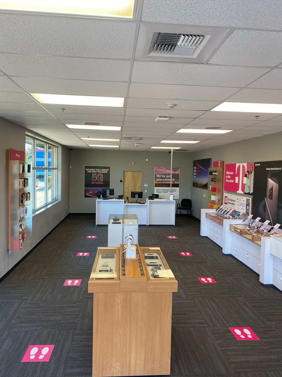 Interior photo of T-Mobile Store at Maple Valley Black Diamond Rd & SE 263rd Pl, Maple Valley, WA