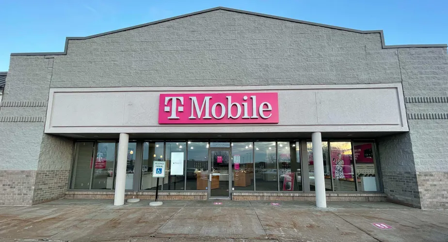 Exterior photo of T-Mobile store at Gateway Dr & Glenbrooke Dr, Eau Claire, WI