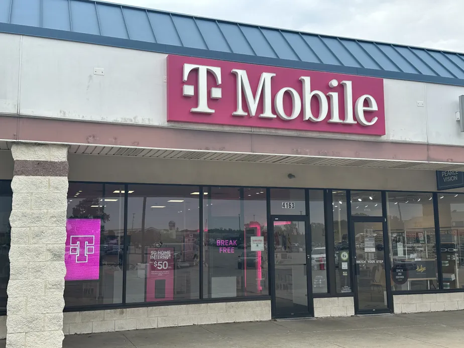  Exterior photo of T-Mobile Store at The Courtyard Shopping Center, Burton, MI 
