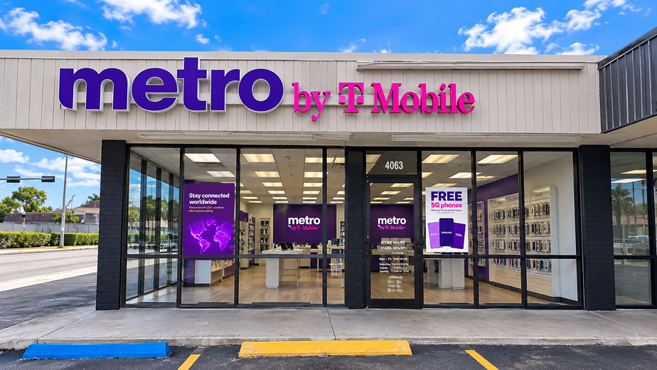 Metro by T-Mobile 4063 E 8th Ave - 4063 E 8th Ave 