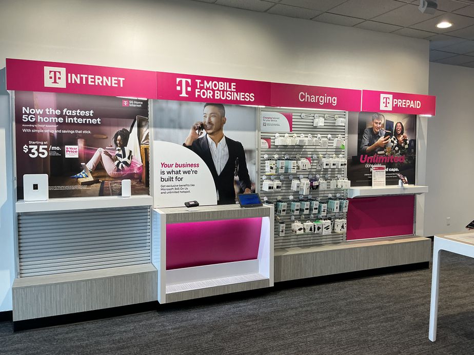 T-Mobile 5th Ave S & S 29th St - 2925 5th Ave S 