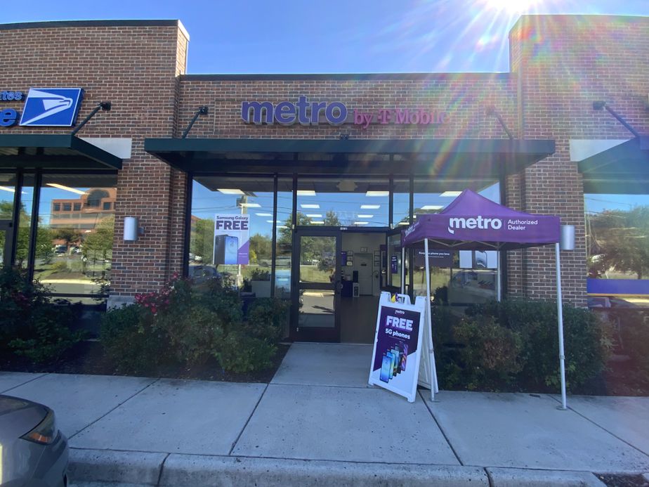 Metro by T-Mobile 2923 E Lee Ave - 2923 E Lee Ave 