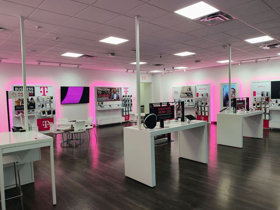 Interior photo of T-Mobile Store at SE 1st St & SE 17th Ave, Mineral Wells, TX