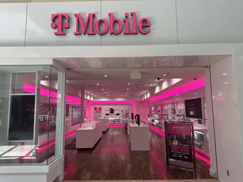  Exterior photo of T-Mobile Store at Treasure Coast Square, Jensen Beach, FL 