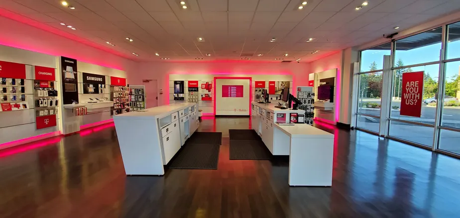 Interior photo of T-Mobile Store at Trosper & Lake Park, Tumwater, WA