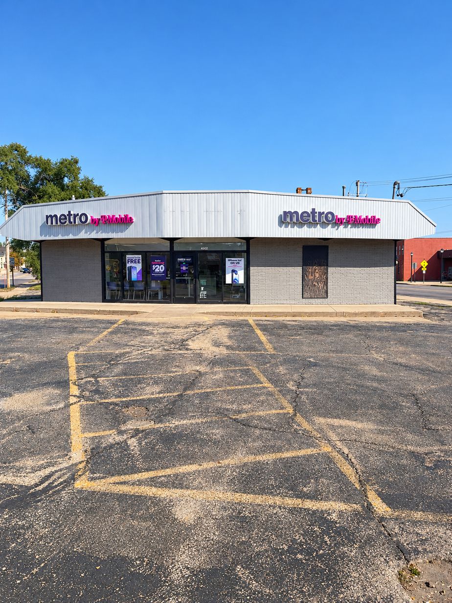 Metro by T-Mobile 400 Rhomberg Ave - 400 Rhomberg Ave