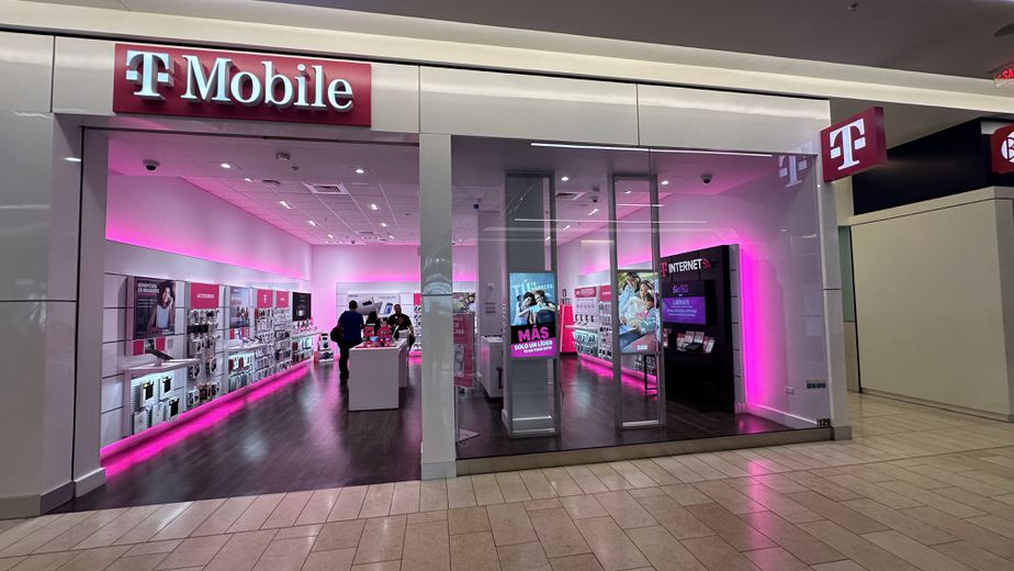 Exterior photo of T-Mobile Store at Mall Of San Juan, San Juan, PR