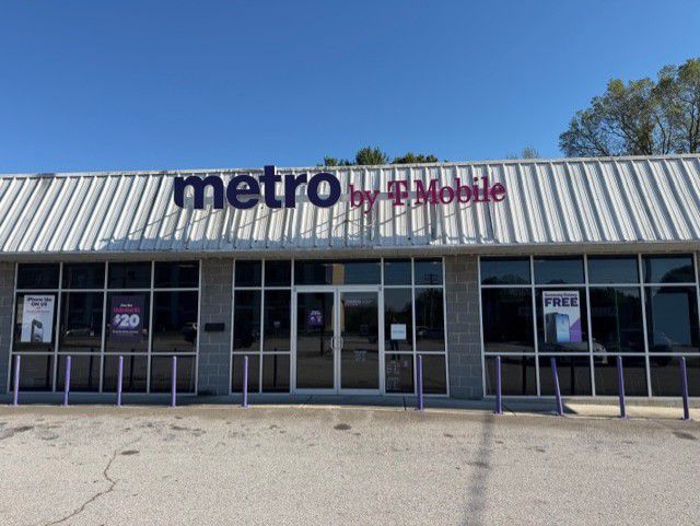 Metro by T-Mobile 618 Piney Forest Rd - 618 Piney Forest Rd 