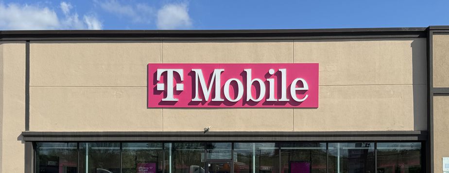 Exterior photo of T-Mobile Store at Olden & Arctic, Ewing, NJ 