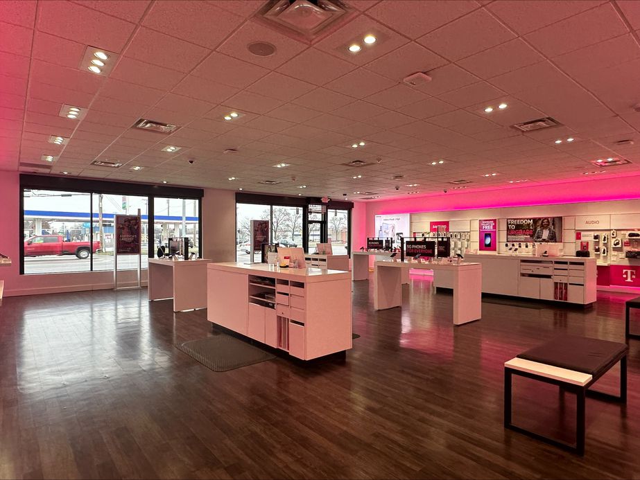 Interior photo of T-Mobile Store at Alexis & Lewis, Toledo, OH