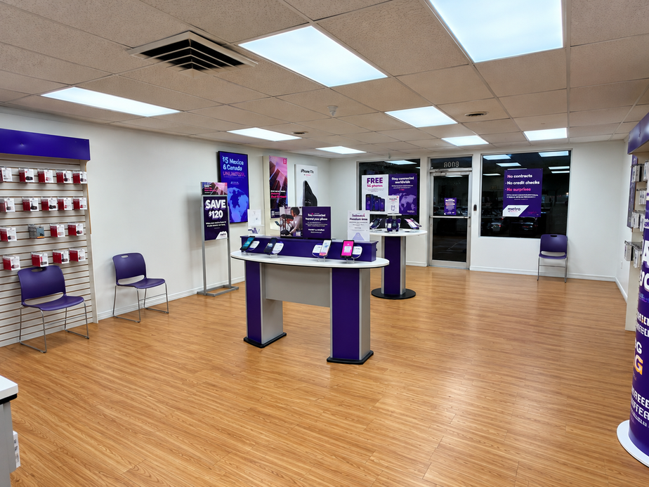 Metro by T-Mobile 4958 Springboro Pike - 4958 Springboro Pike 