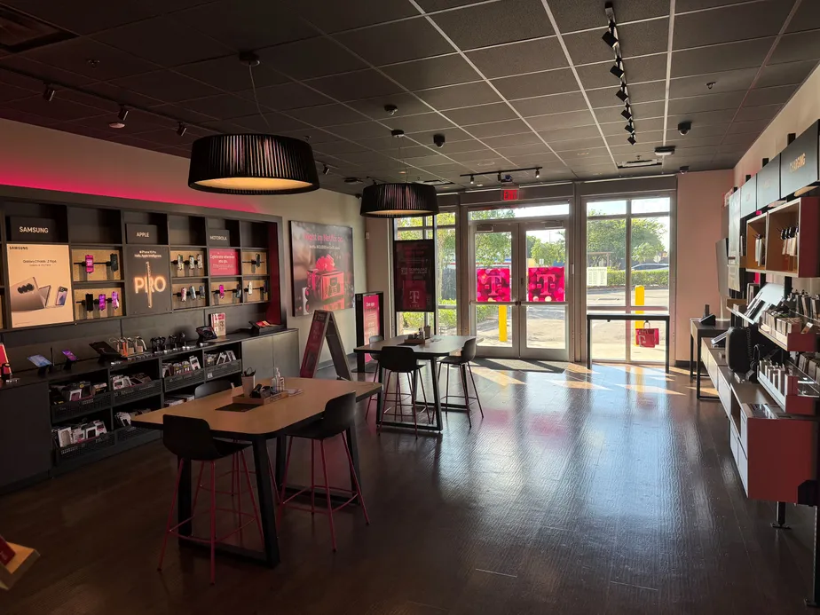  Interior photo of T-Mobile Store at Riverbend Marketplace, Fort Lauderdale, FL 
