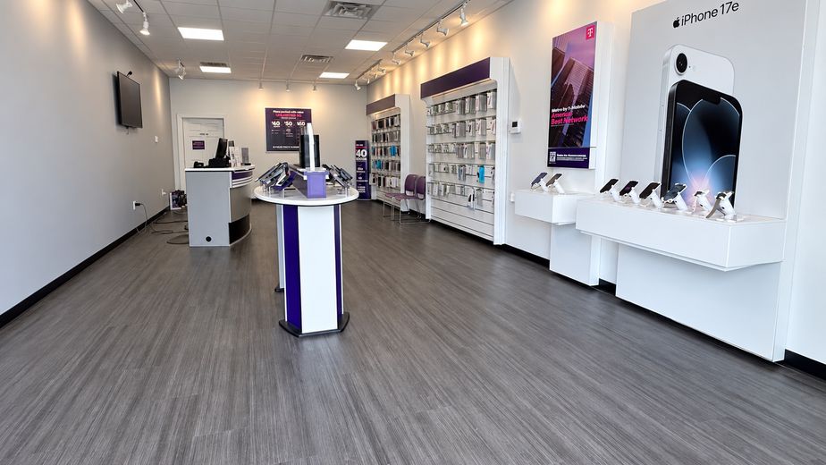 Metro by T-Mobile 7755 N Wayside DR - 7755 N Wayside DR 