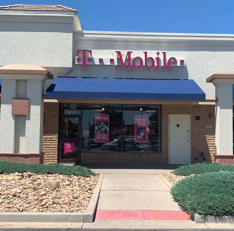 Exterior photo of T-Mobile store at Pueblo & Northern, Pueblo, CO