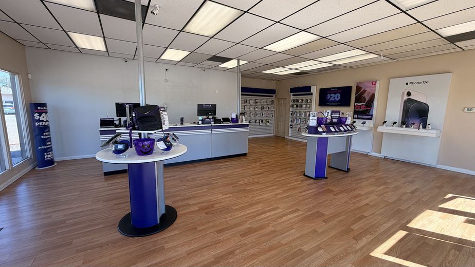 Metro by T-Mobile 706 N Main St - 706 N Main St 