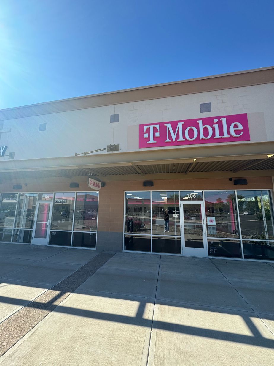 Exterior photo of T-Mobile Store at Promenade Shopping Center, Casa Grande, AZ