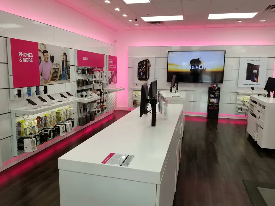  Interior photo of T-Mobile Store at 99th & Lower Buckeye, Tolleson, AZ 