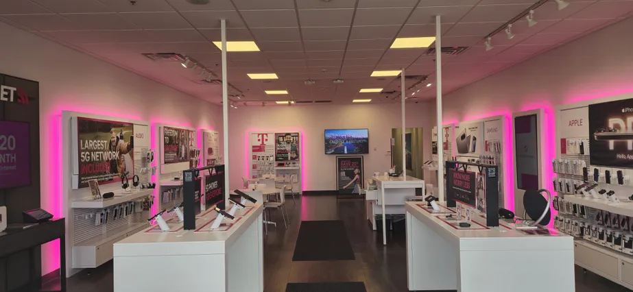 Interior photo of T-Mobile Store at Kimberly West, Davenport, IA 