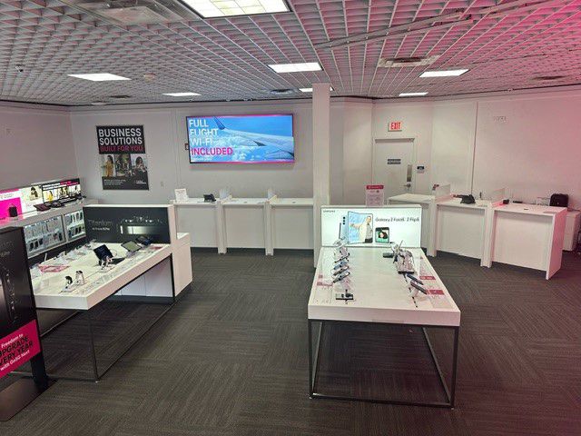 Interior photo of T-Mobile Store at US 41 & Cortez Rd, Bradenton, FL