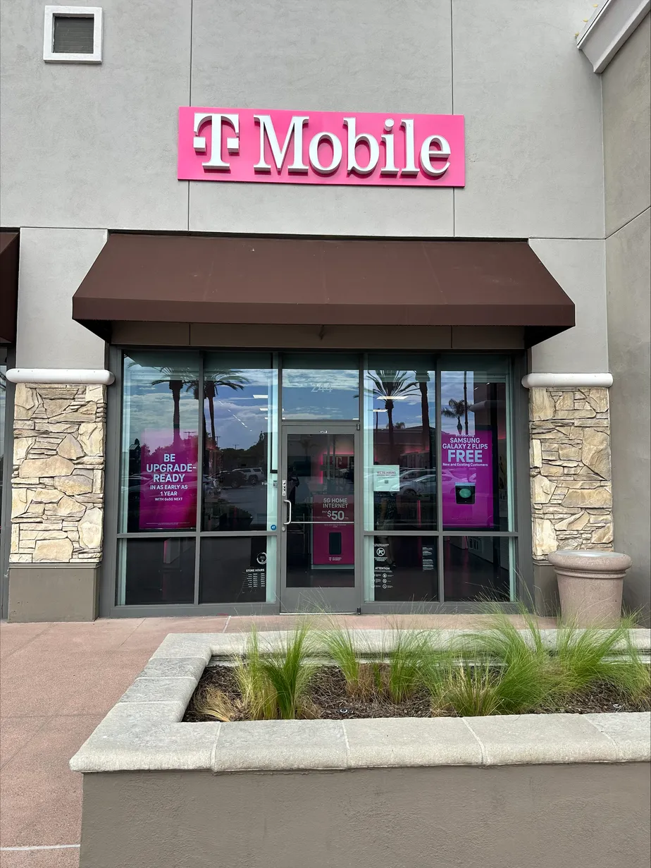  Exterior photo of T-Mobile Store at Carmel Mountain Plaza, San Diego, CA 