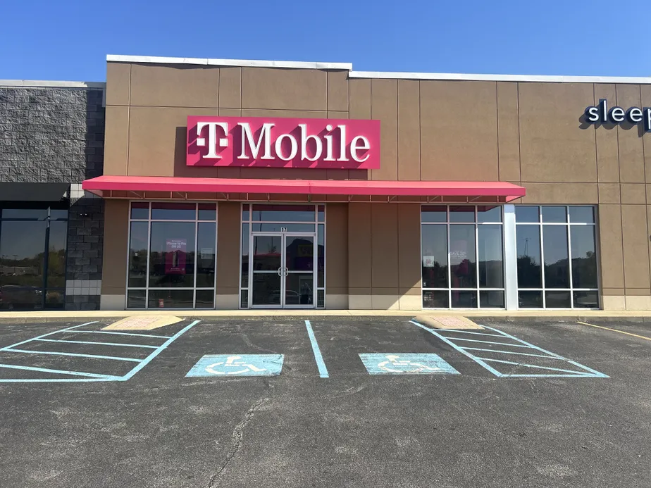  Exterior photo of T-Mobile Store at E Mall Rd & I-64, Barboursville, WV 