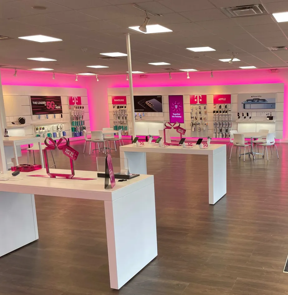 Interior photo of T-Mobile Store at Cedar Ridge & Wheatland Rd, Duncanville, TX