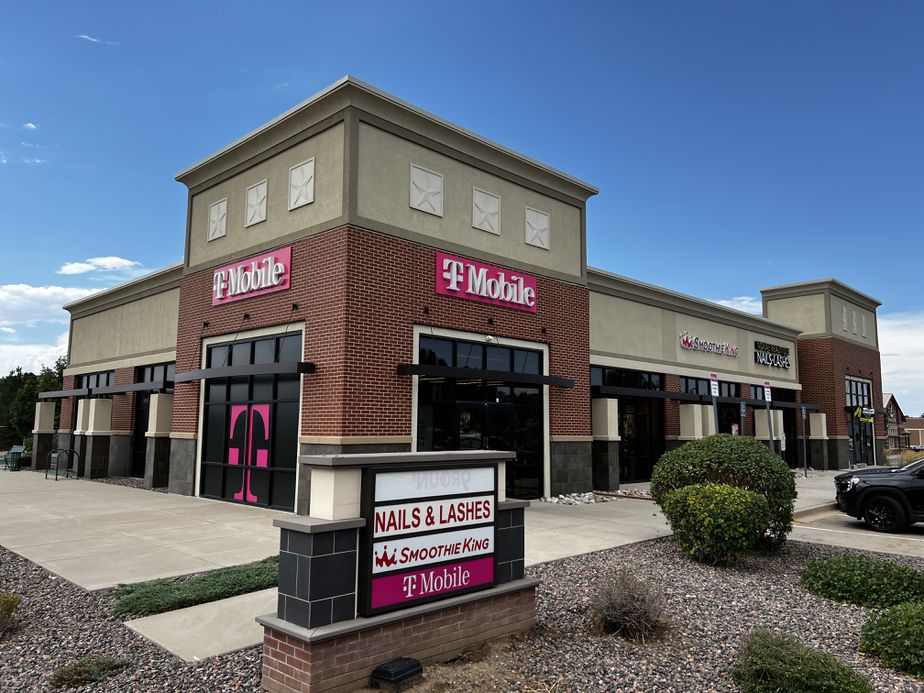 Exterior photo of T-Mobile Store at Arapahoe & Parker, Centennial, CO