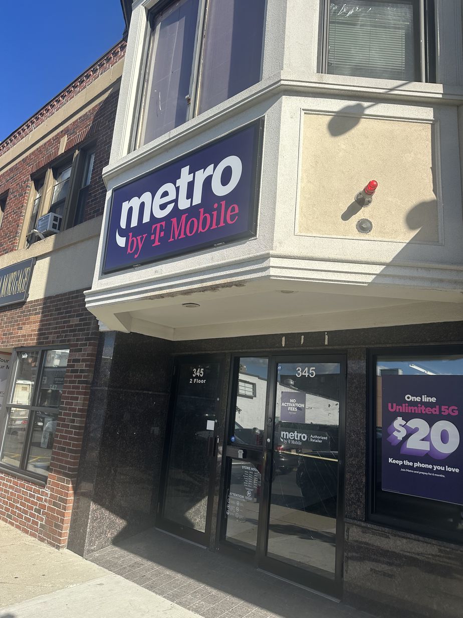 Metro by T-Mobile 345 Broadway - 345 Broadway 