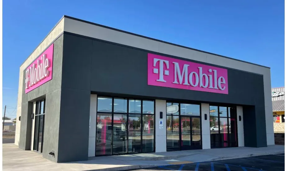 Exterior photo of T-Mobile Store at W Main St & 20th St, Artesia, NM