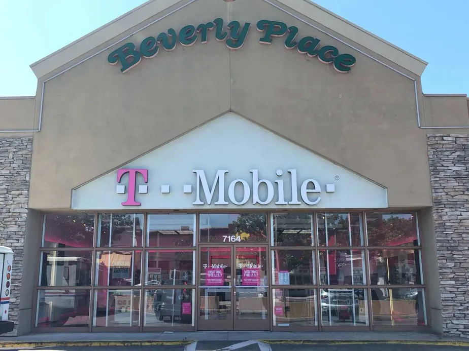 Exterior photo of T-Mobile store at Beverly Blvd & Detroit, Los Angeles, CA