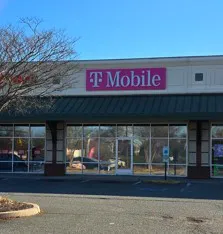 Foto del exterior de la tienda T-Mobile en Virginia Center Station, Glen Allen, VA