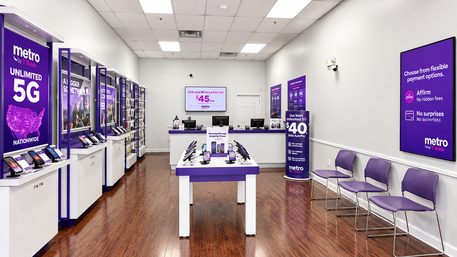 Metro by T-Mobile 9690 SW 160th St - 9690 SW 160th St 