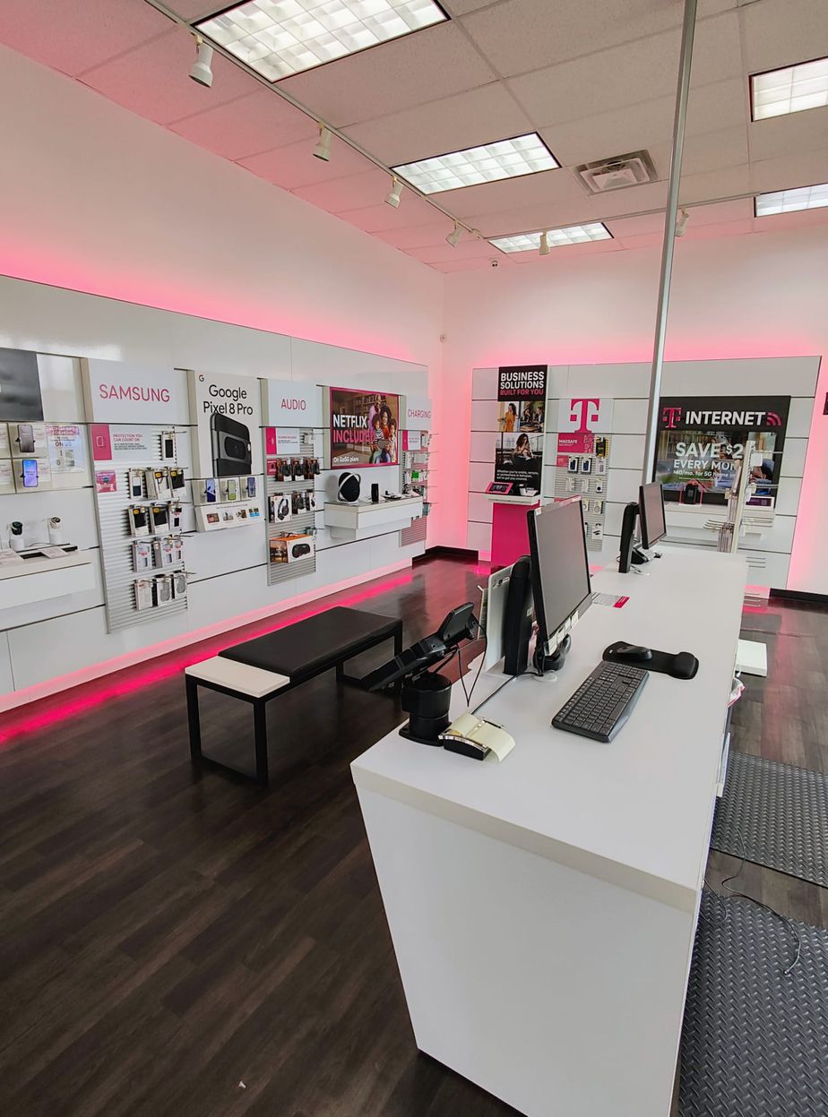 Interior photo of T-Mobile Store at Ridge & Broad, Griffith, IN