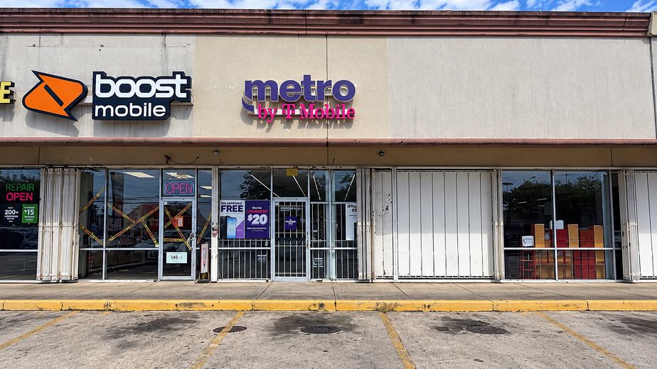 Metro by T-Mobile 8615 Tidwell Rd - 8615 Tidwell Rd 