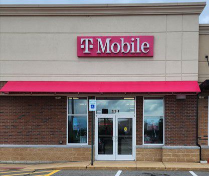 Exterior photo of T-Mobile Store at Concord - Loudon Rd, Concord, NH
