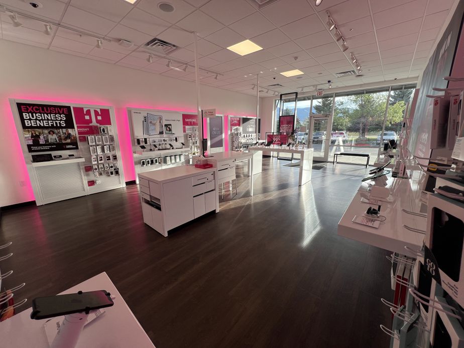 Interior photo of T-Mobile Store at Gallatin Center, Bozeman, MT