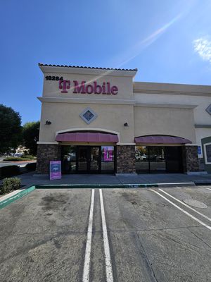 Image gallery for T-Mobile Collier Ave & Hunco Way