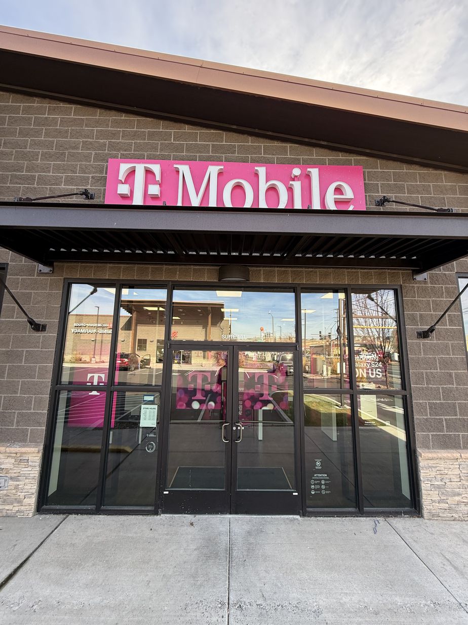 Exterior photo of T-Mobile Store at Combs Flat Rd & Ne 3rd St, Prineville, OR