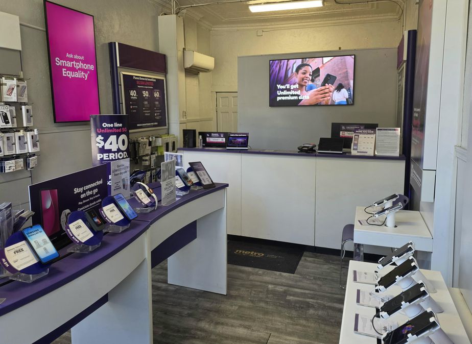Metro by T-Mobile 734 Brookline Blvd - 734 Brookline Blvd