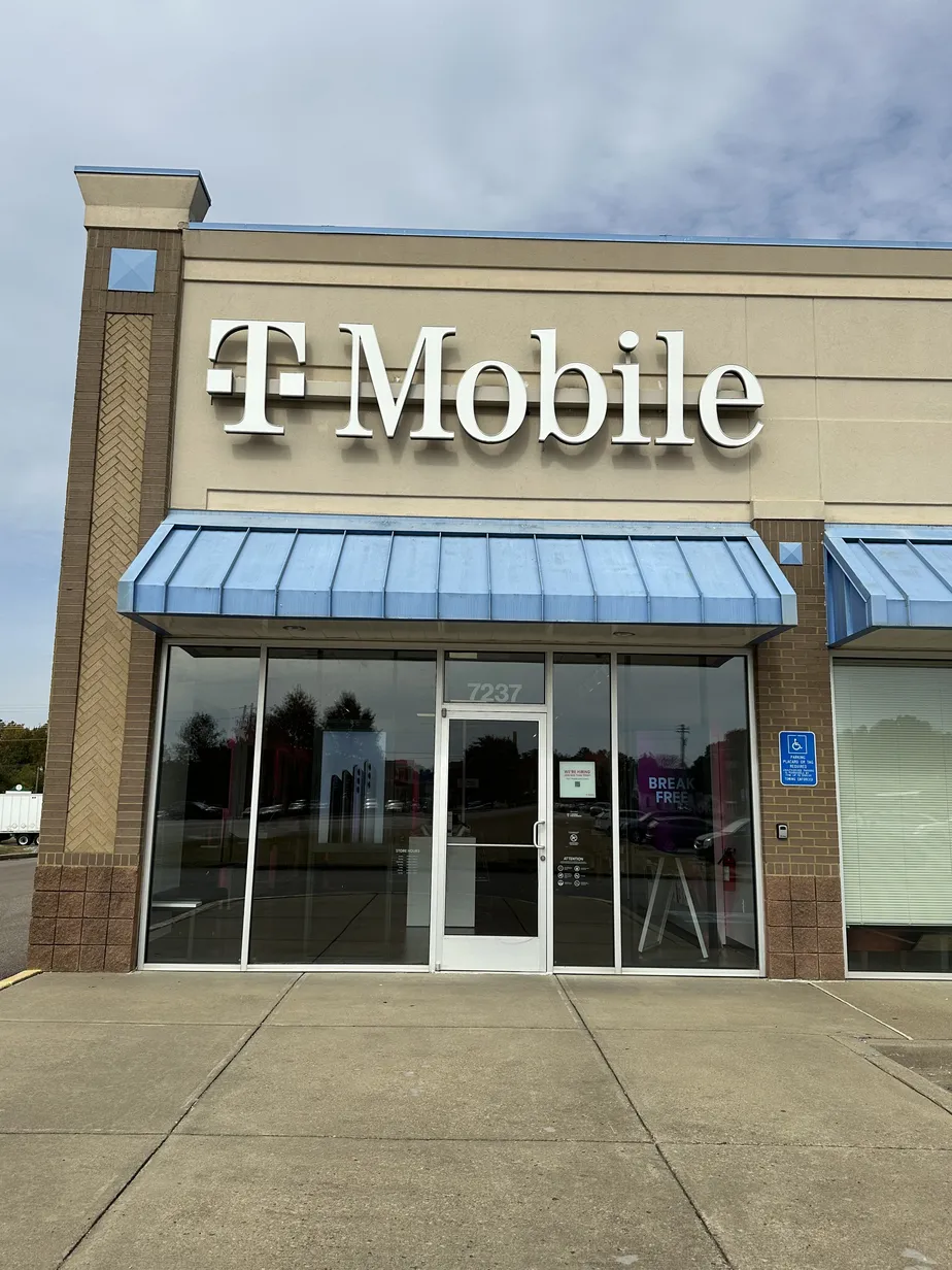  Exterior photo of T-Mobile Store at Church St & US Hwy 64, Oakland, TN 