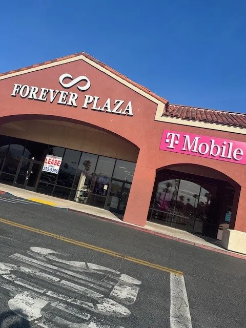  Exterior photo of T-Mobile Store at Desert Hot Springs Town Center, Desert Hot Springs, CA 