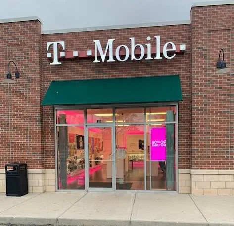 Exterior photo of T-Mobile store at Union Blvd & W Wenger Rd, Englewood, OH
