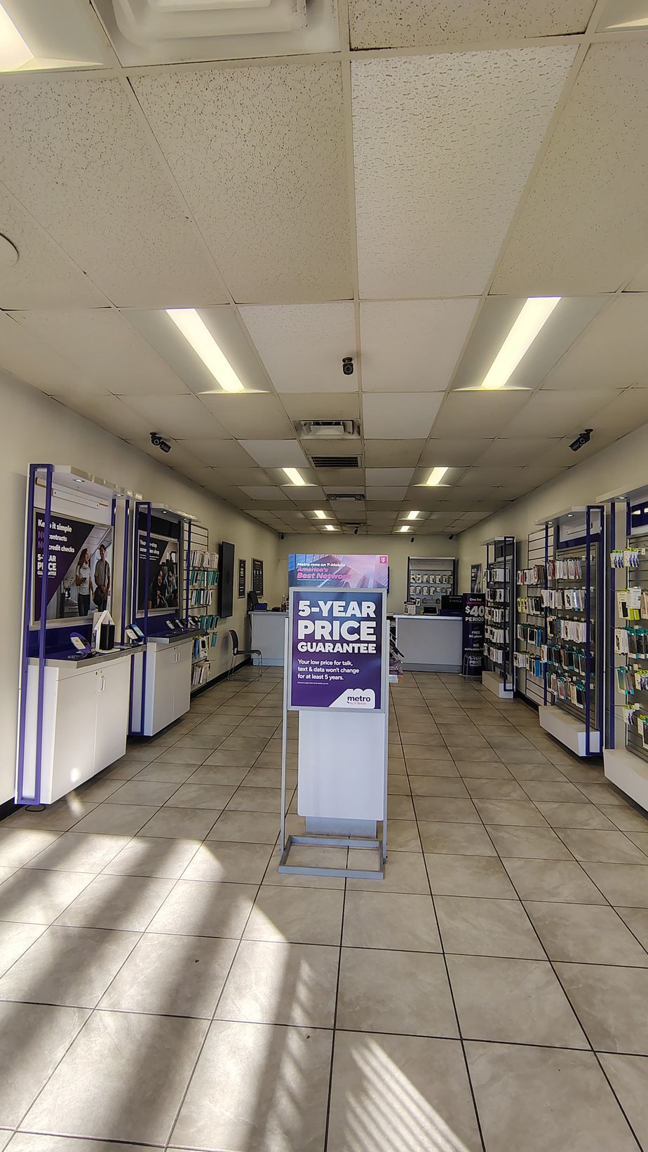 Metro by T-Mobile 4731 Apex Highway - 4731 Apex Highway 