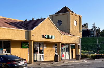 Image gallery for 7-Eleven